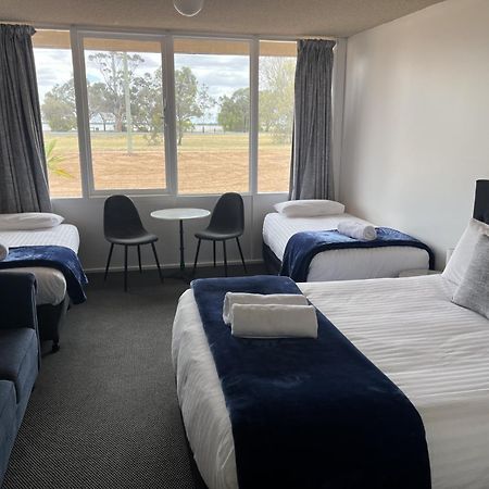Happy Wanderer Motel Lake Boga On The Lake With Lake Views エクステリア 写真