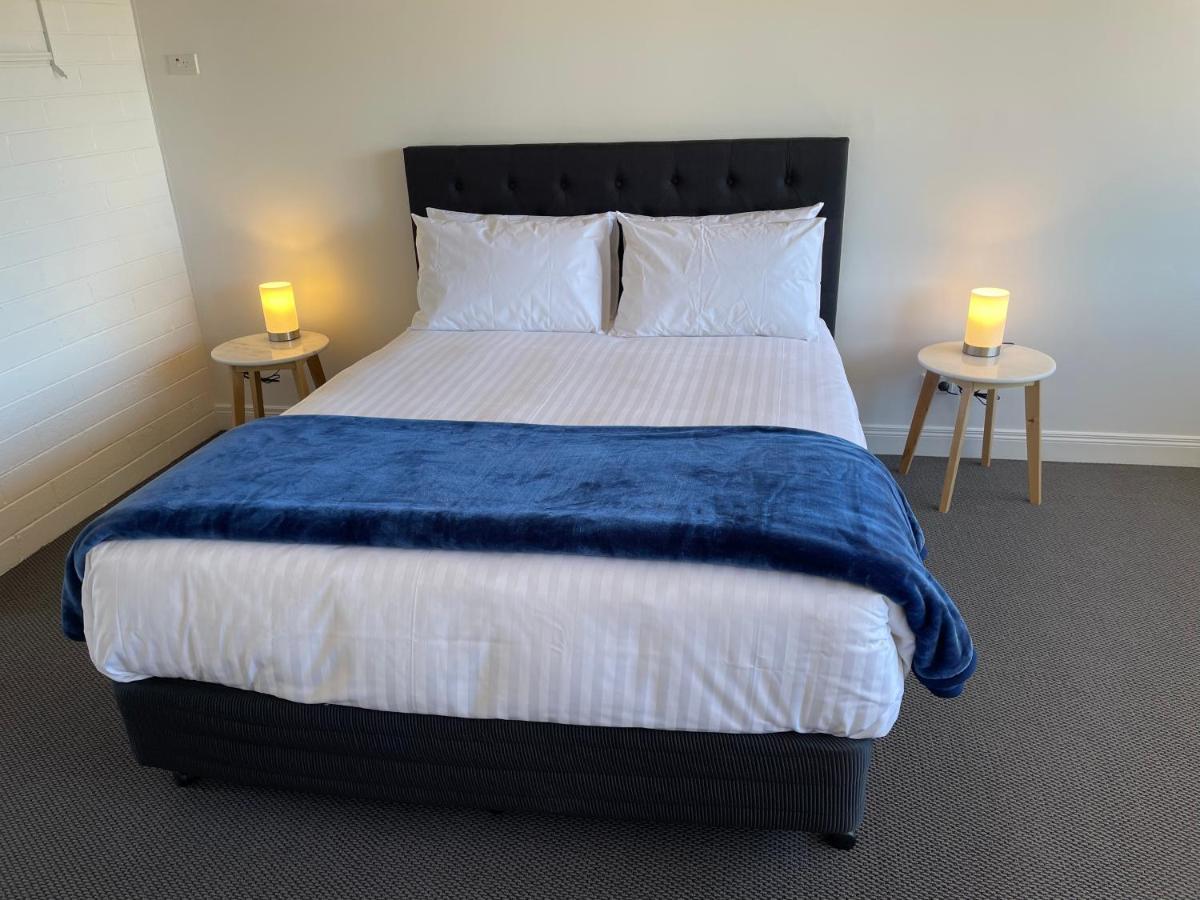 Happy Wanderer Motel Lake Boga On The Lake With Lake Views エクステリア 写真
