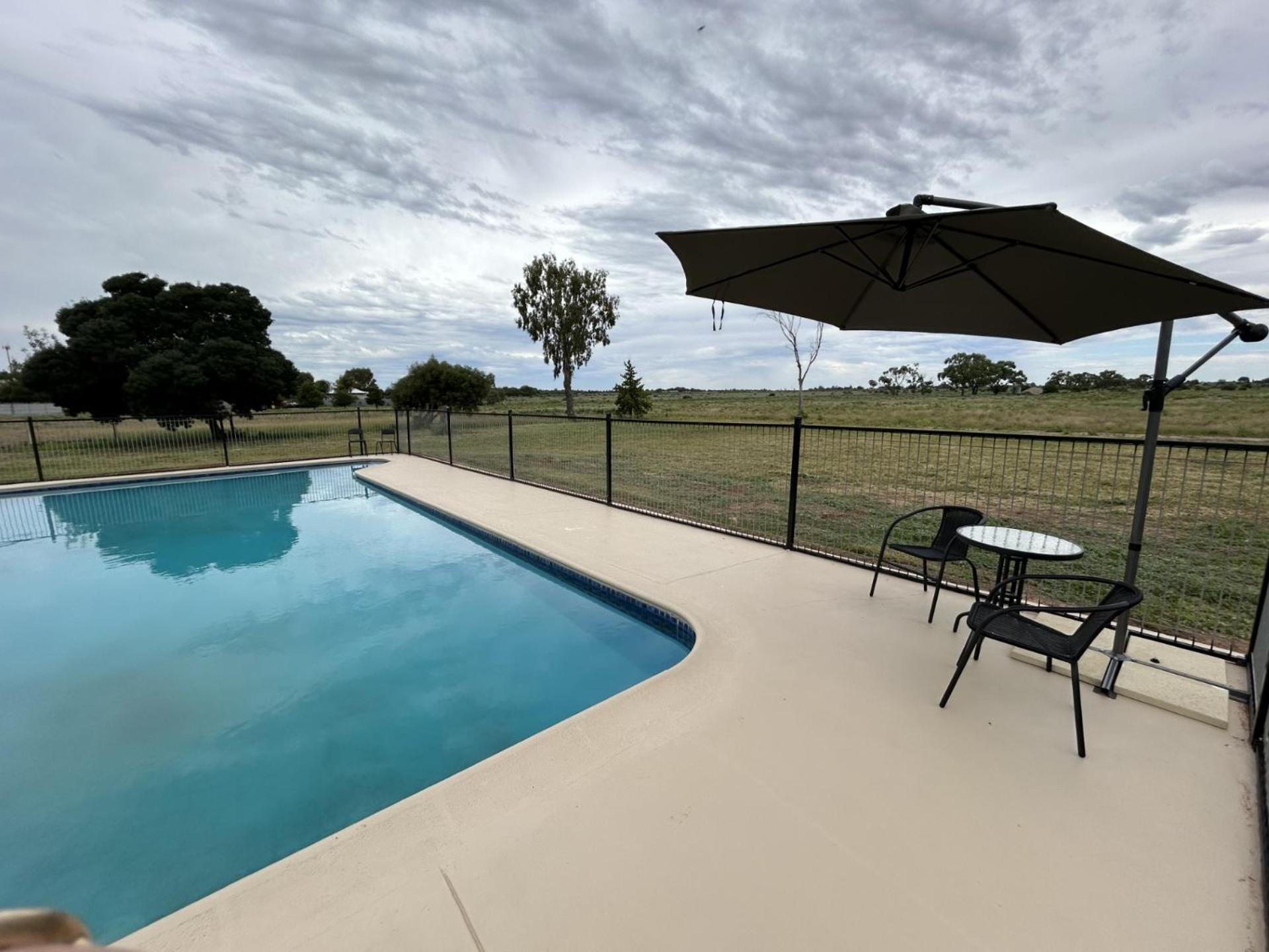 Happy Wanderer Motel Lake Boga On The Lake With Lake Views エクステリア 写真