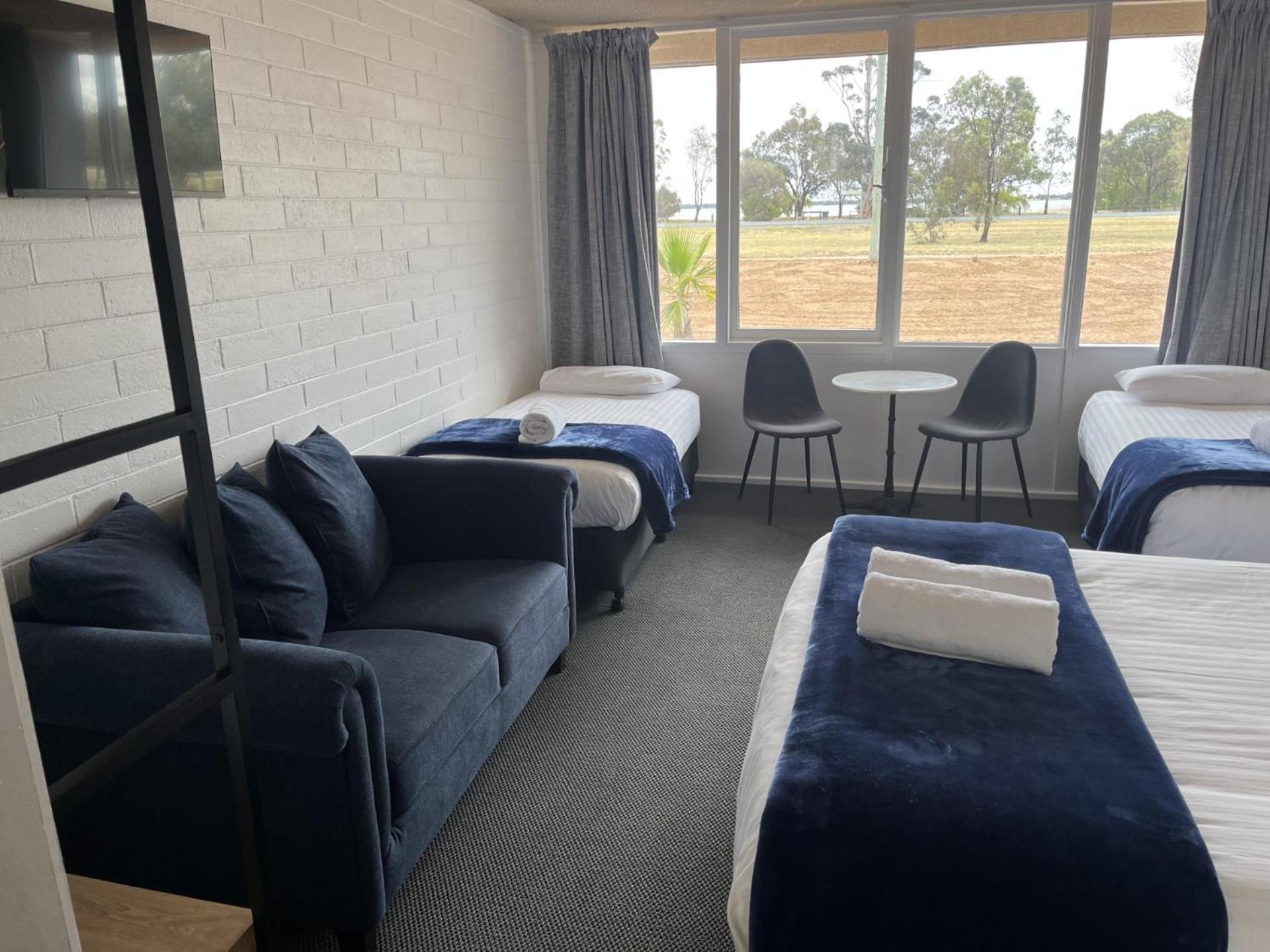 Happy Wanderer Motel Lake Boga On The Lake With Lake Views エクステリア 写真